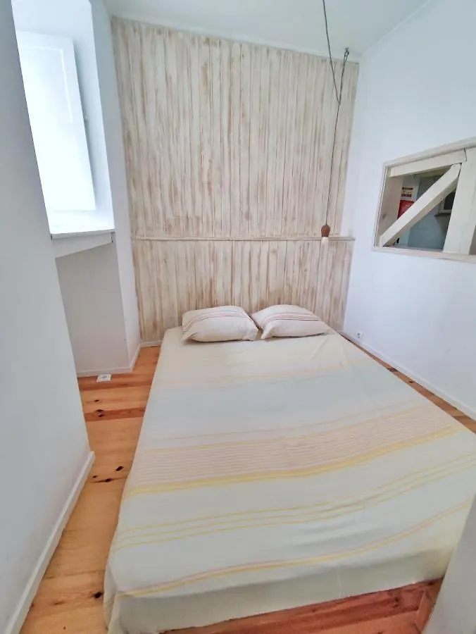 Apartment Small Lovely Studio Lisbon